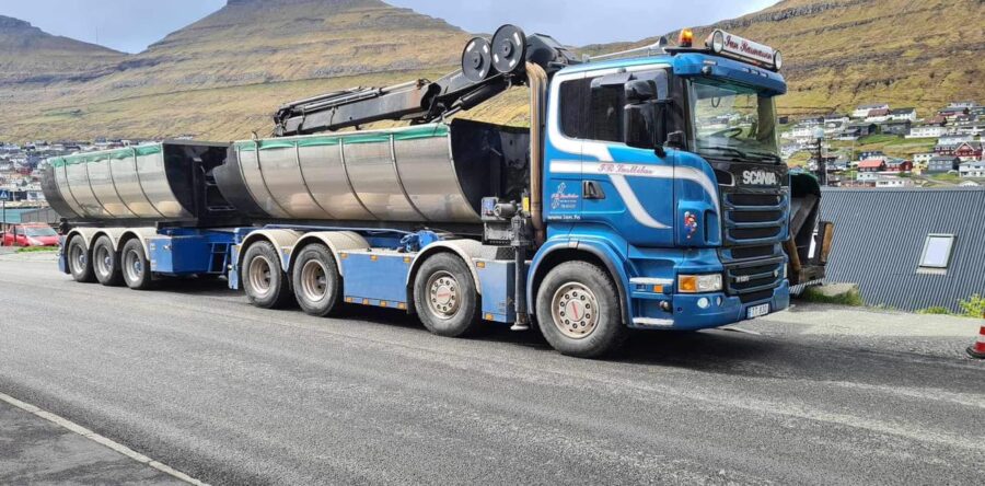 Vit søkja kranaførara